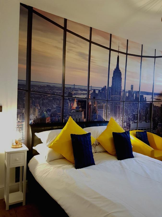 Apartemen The New Yorker Mini Parking Available