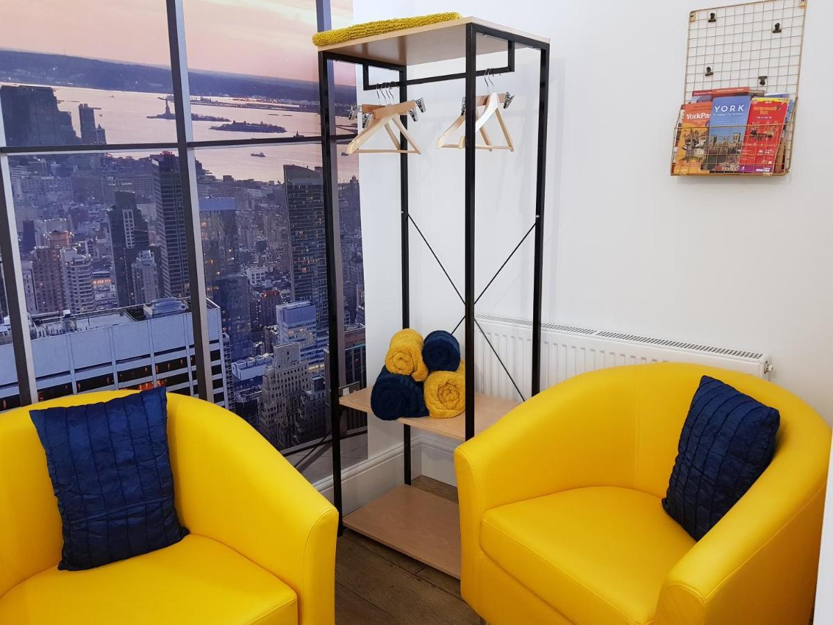 Apartemen The New Yorker Mini Parking Available
