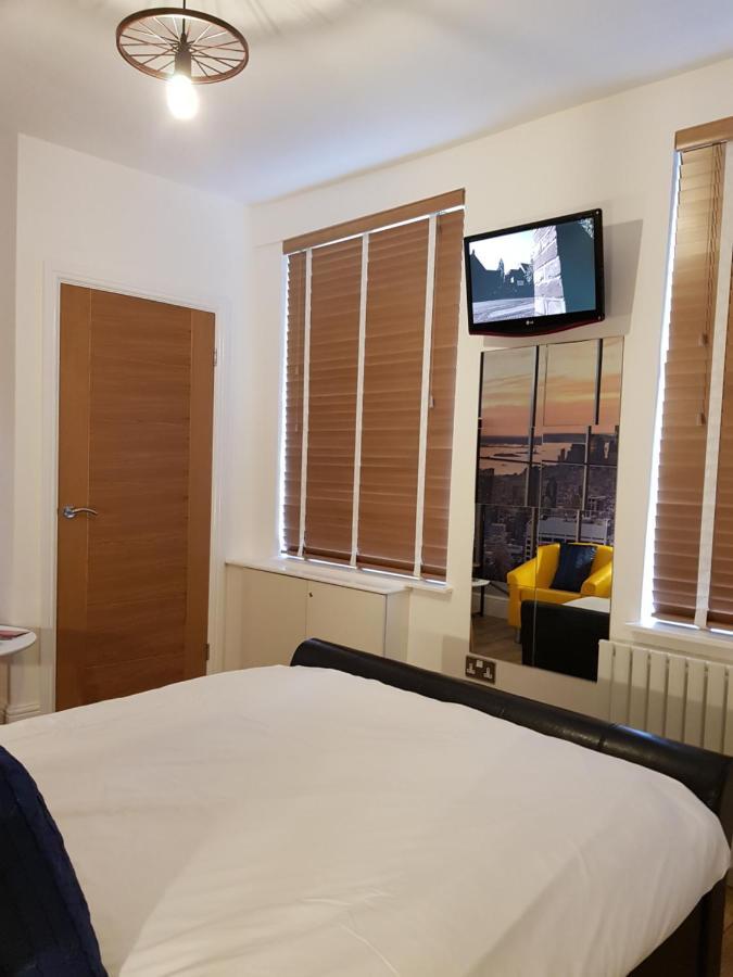 Apartemen The New Yorker Mini Parking Available
